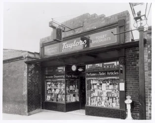 Taylors Chemists, Burley Road, Leeds, 20. April 1936